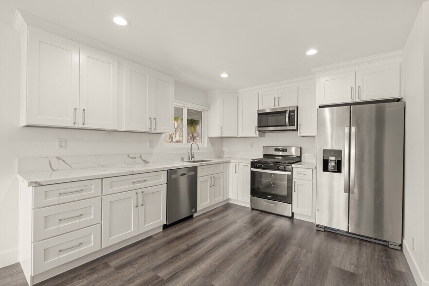 More Photos Of 2114 Clark Ln, Redondo Beach Multifamily For Sale