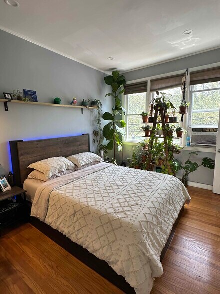 More Photos Of 1017 Westside Ave, Jersey City Public Library For Sale