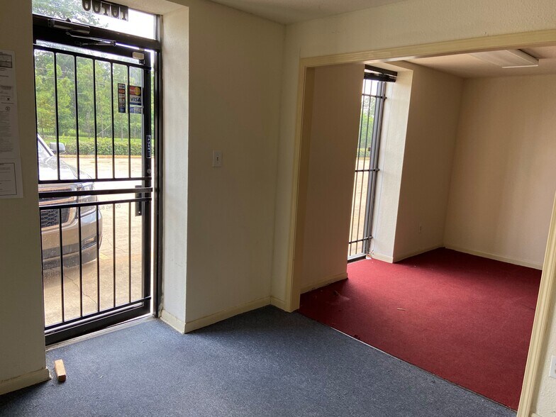 More Photos Of 10100 Clay Rd, Houston Manufacturing For Lease