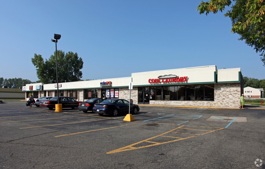 More Photos Of 10870-10900 Beech Daly Rd, Taylor Freestanding For Lease