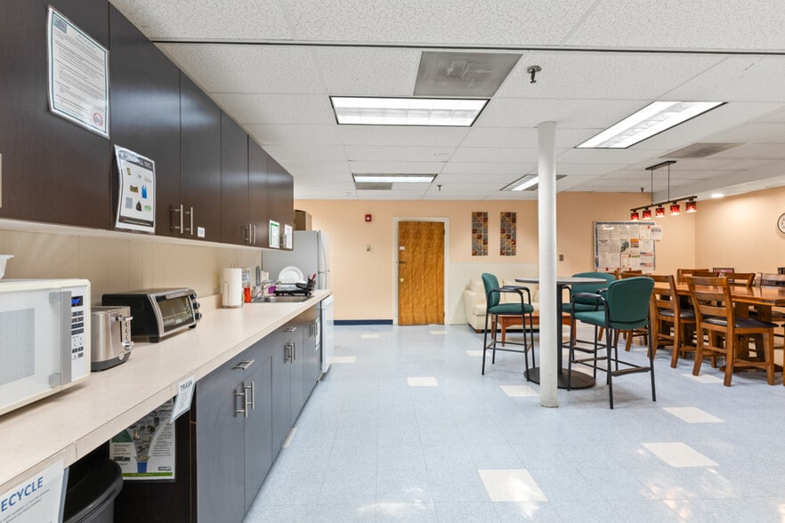 More Photos Of 307 Cumberland Ave, Portland Office For Sale