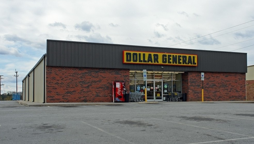 More Photos Of 86 Old Mountain Rd, Hiddenite Freestanding For Sale