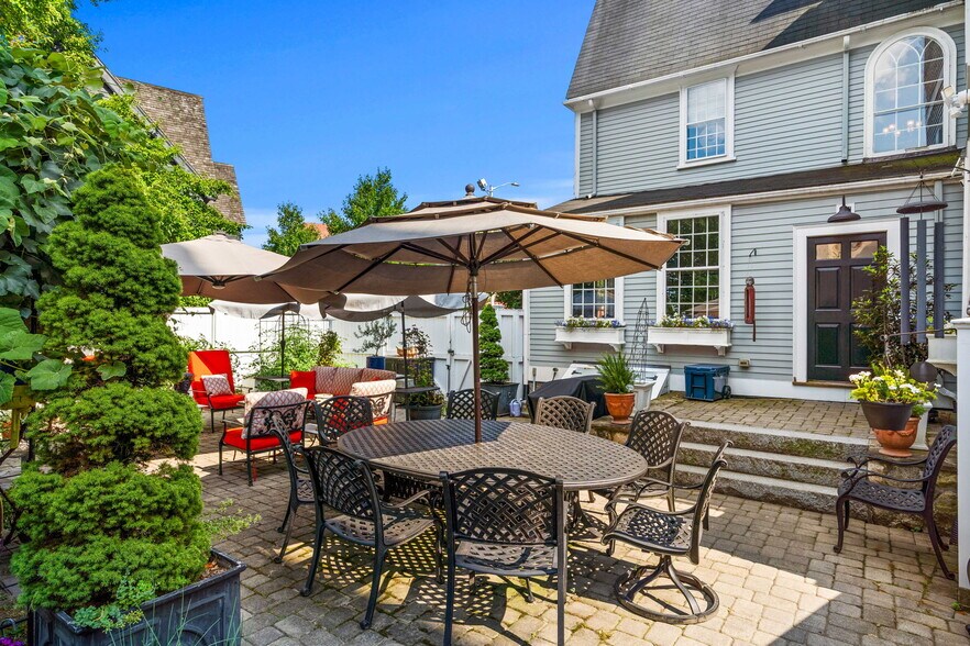 More Photos Of 314 Essex St, Salem Specialty For Sale