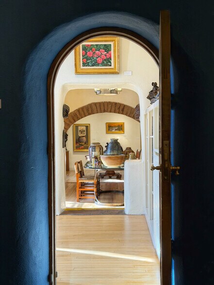 More Photos Of 1075 Paseo de Peralta, Santa Fe General Retail For Sale