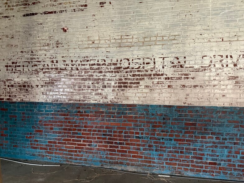 More Photos Of 141 Depot St, Roxboro Office For Lease