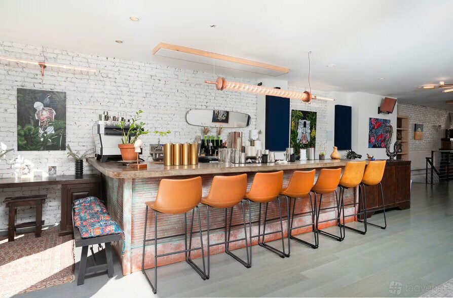 More Photos Of 343 Grand St, Brooklyn Storefront Retail Office For Lease