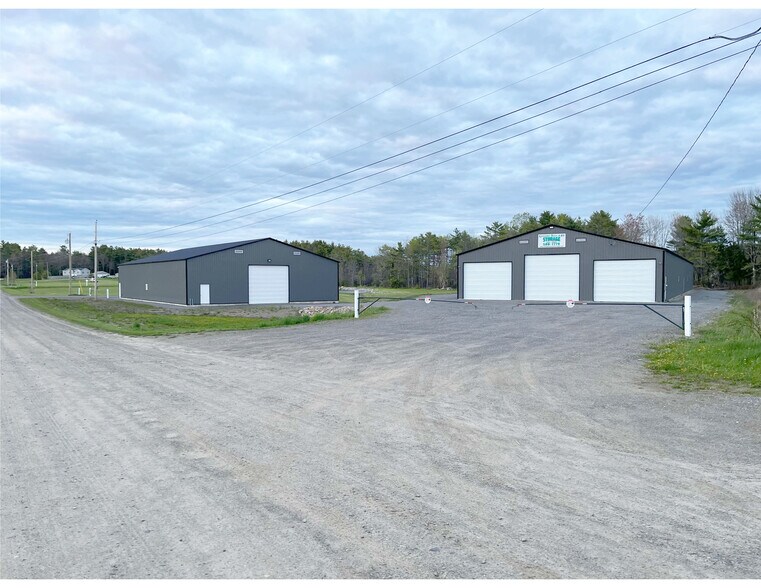 Primary Photo Of 25 Cloughsdale Ln, West Gardiner Showroom For Sale