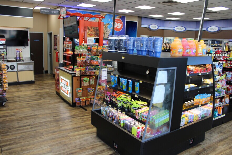 More Photos Of 7102 Cottage Hill Rd, Mobile Convenience Store For Sale