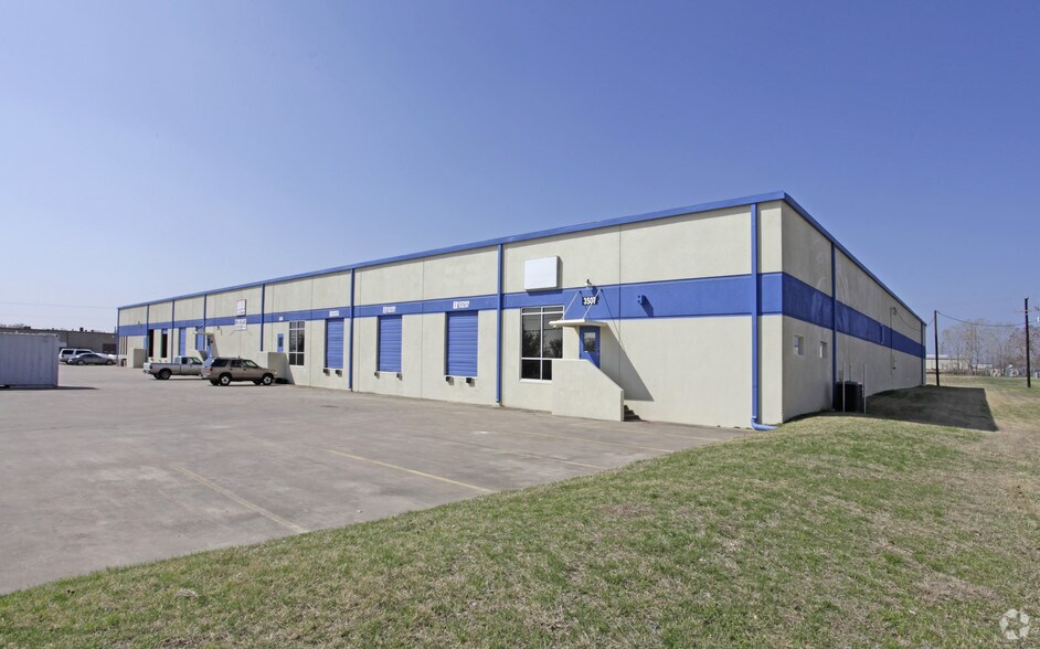 More Photos Of 3501-3507 S Raider Dr, Hurst Industrial For Sale