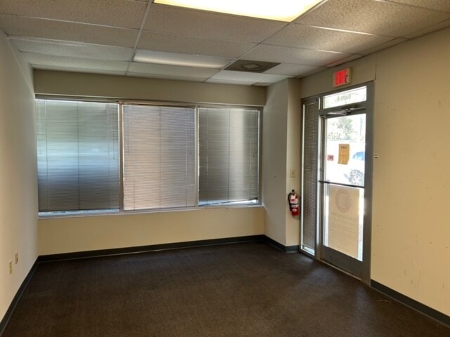 More Photos Of 5104 Reagan Dr, Charlotte Light Distribution For Lease