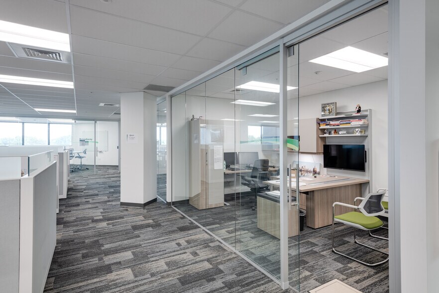 More Photos Of 44 Vantage Way, Nashville Office For Lease