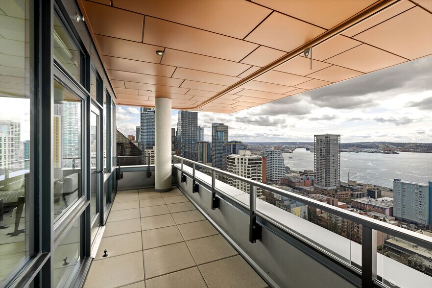 More Photos Of 2315 4th Ave, Seattle Multifamily For Sale