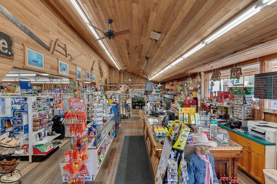 More Photos Of 6210 W Maine St, Spirit Lake Freestanding For Sale