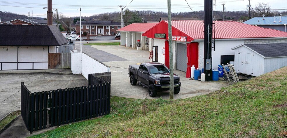 More Photos Of 3980 Teays Valley Rd, Hurricane General Retail For Sale