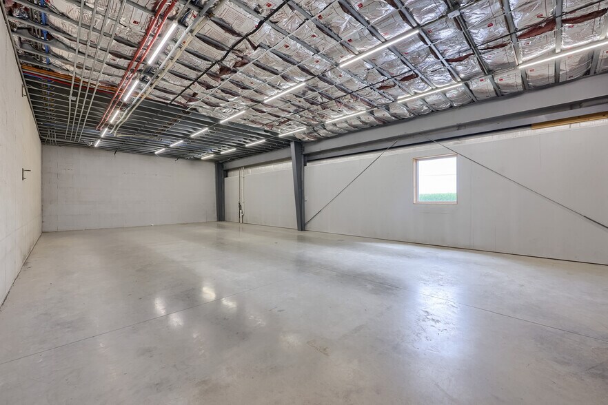 More Photos Of 608 Fairview Rd, Manheim Specialty For Lease