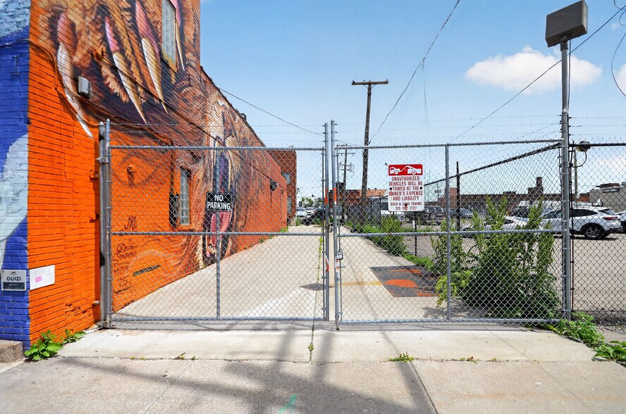 More Photos Of 2628 Orleans St, Detroit Warehouse For Sale