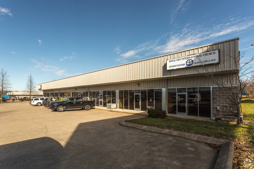 More Photos Of 1249 Northgate Business Pky, Madison Warehouse For Lease
