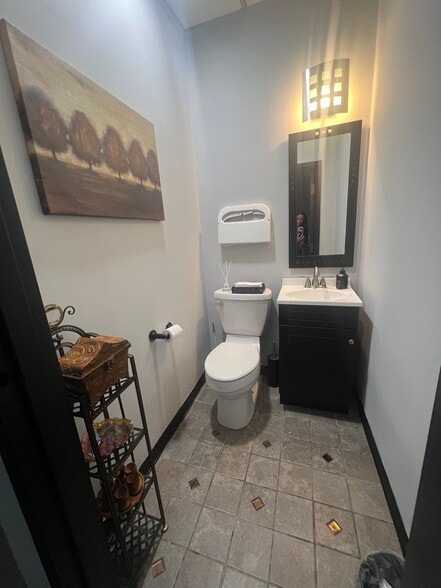 More Photos Of 2255 Cumberland Pky SE, Atlanta Business Park For Lease