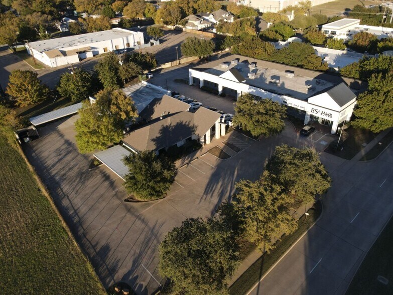 More Photos Of 2221 Avenue J, Arlington Showroom For Lease