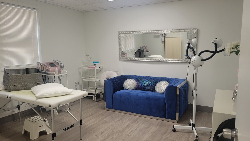 More Photos Of 365 Broadway, Amityville Medical For Lease