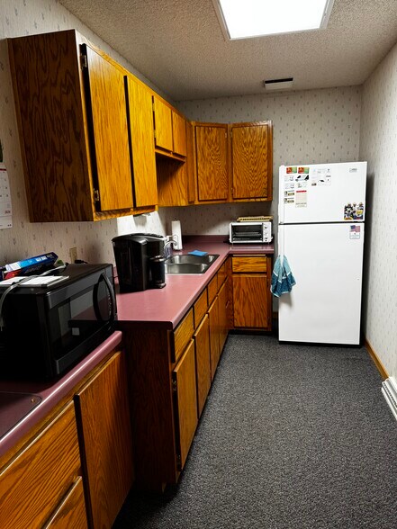 More Photos Of W11261 Highway D, Marion Office For Sale