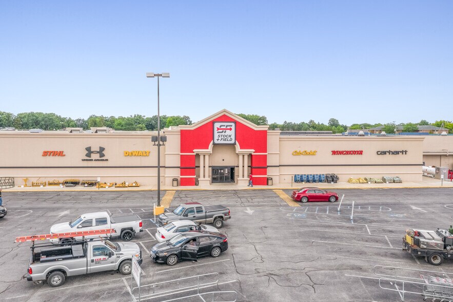 More Photos Of 1800 Tiffin Ave, Findlay Unknown For Lease