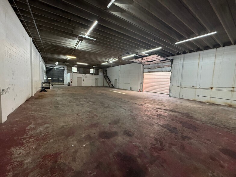 More Photos Of 2095 Silver Star Rd, Titusville Industrial For Sale