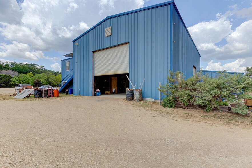 More Photos Of 9425 Schoenthal Rd, New Braunfels Warehouse For Sale
