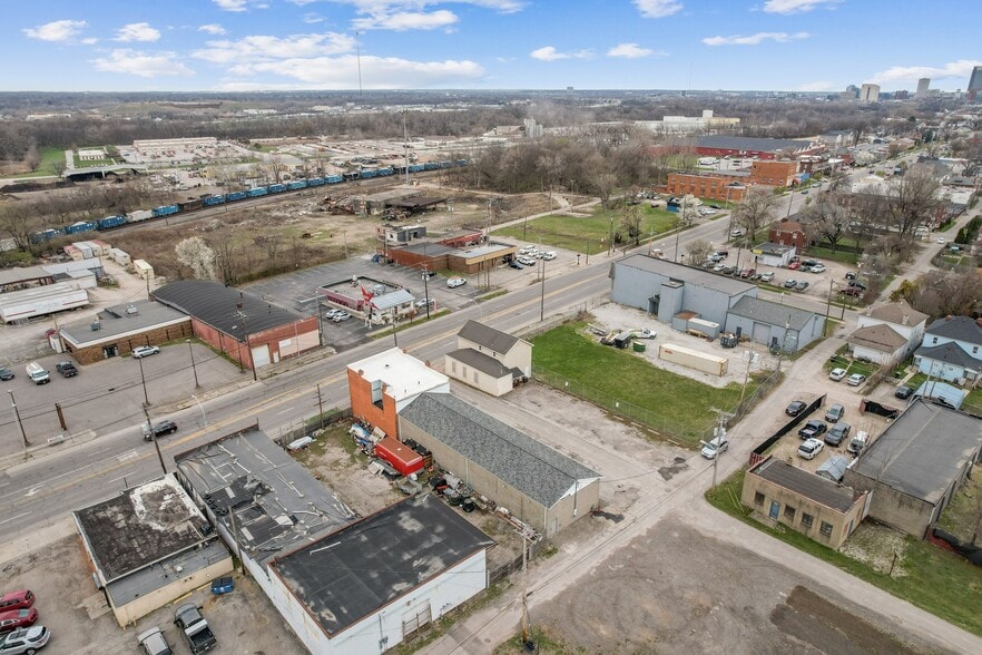 More Photos Of 1890 S High St, Columbus Light Distribution For Sale