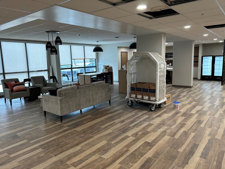 More Photos Of 1100 Mediterranean Ave, Columbus Hotel For Sale