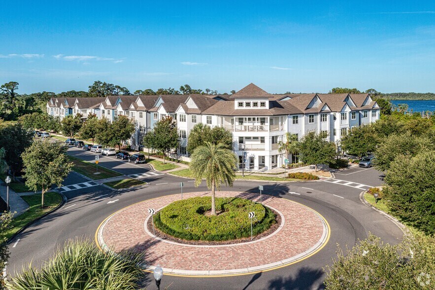 Primary Photo Of 13790 Bridgewater Crossings Blvd, Windermere Coworking Space