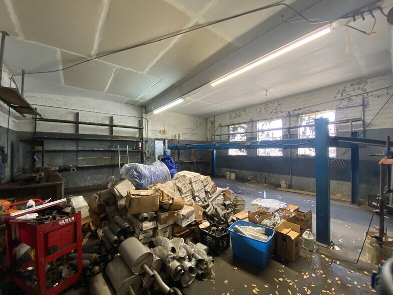 More Photos Of 1398 Washington Blvd, Beaumont Auto Repair For Lease