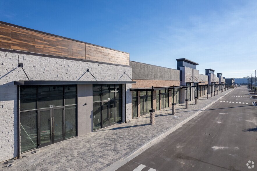 More Photos Of Alta Dr and Faye Rd, Jacksonville Unknown For Lease