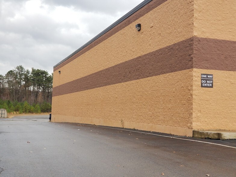 More Photos Of 70 Hillside Dr, Drums Flex For Lease