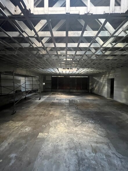 Primary Photo Of 4810 Firestone Blvd, South Gate Unknown For Lease