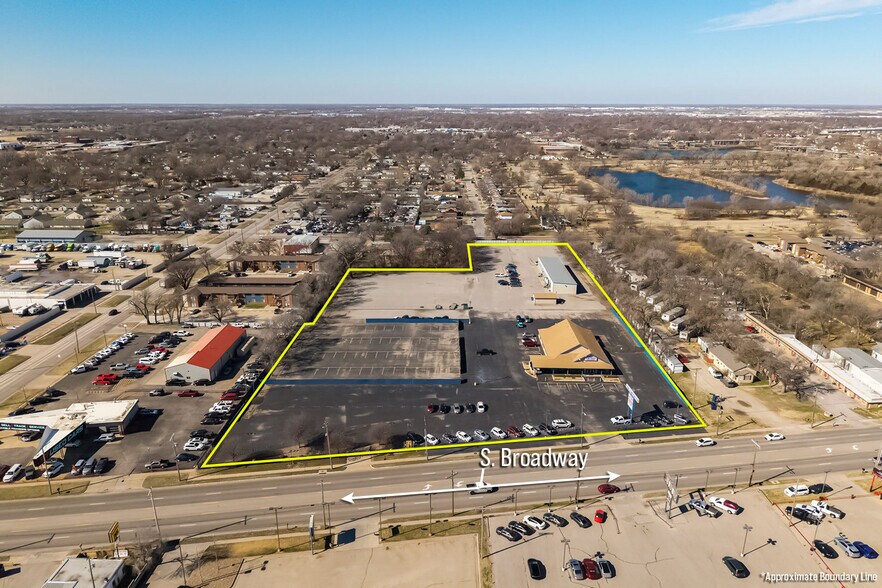 More Photos Of 3101 S Broadway St, Wichita Freestanding For Sale