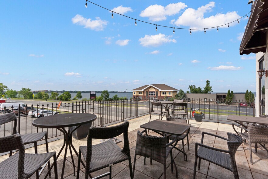 More Photos Of 824 Paul Bunyan, Bemidji Restaurant For Sale