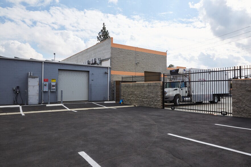More Photos Of 9171 Gazette Ave, Chatsworth Manufacturing For Sale