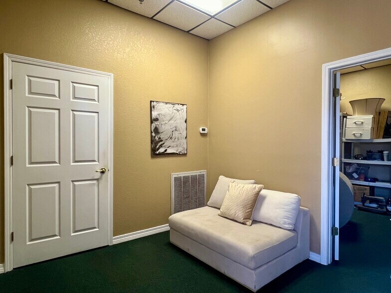 More Photos Of 4507 Furling Ln, Destin Loft Creative Space For Sale