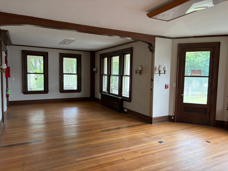 More Photos Of 144 S Main St, Wallingford Office For Sale