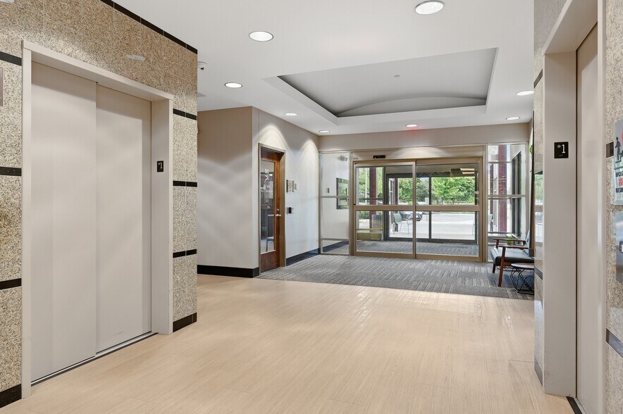 More Photos Of 2401 Ravine Way, Glenview Office For Lease