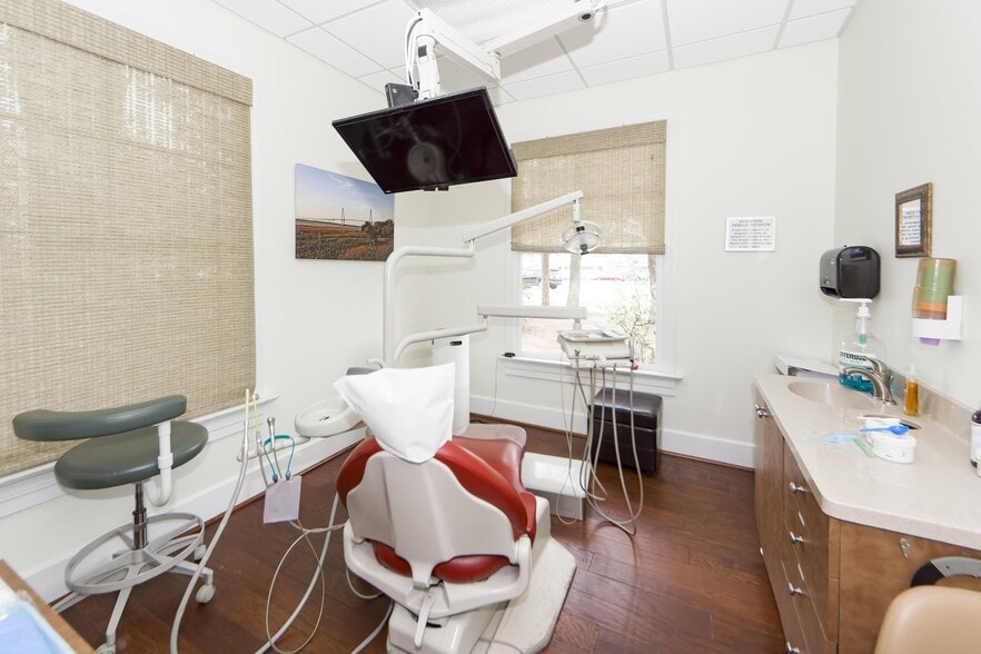 More Photos Of 531 Folly Rd, Charleston Medical For Sale