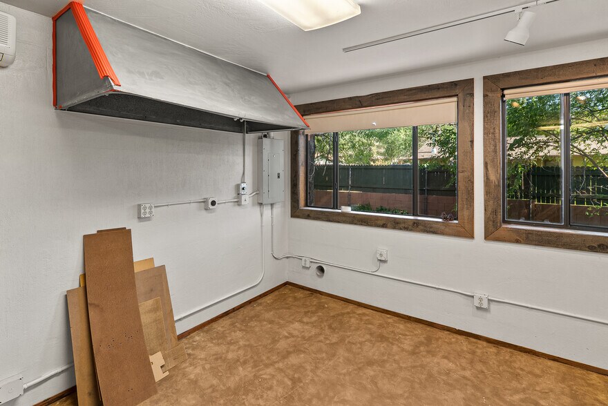 More Photos Of 110 Oak Creek Blvd, Sedona Specialty For Sale