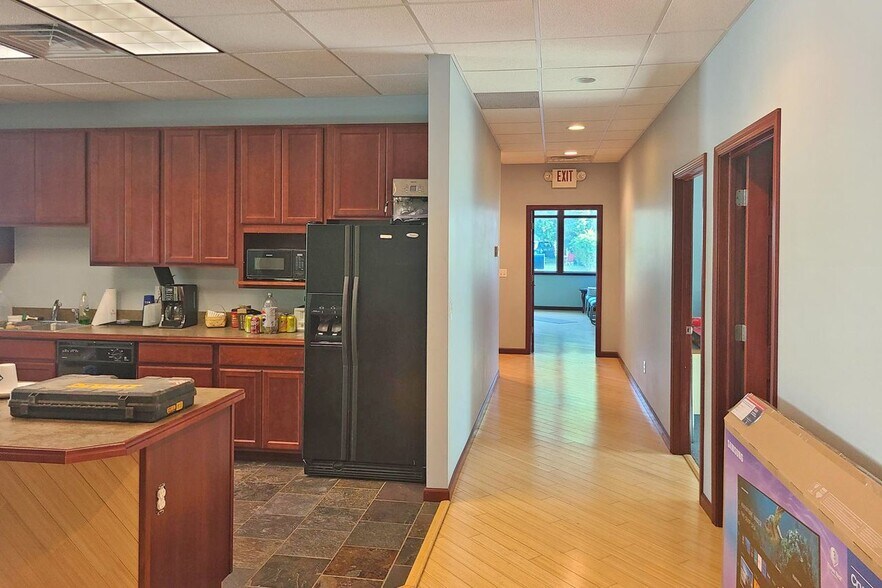 More Photos Of 410 E Dowland St, Ludington Flex For Lease