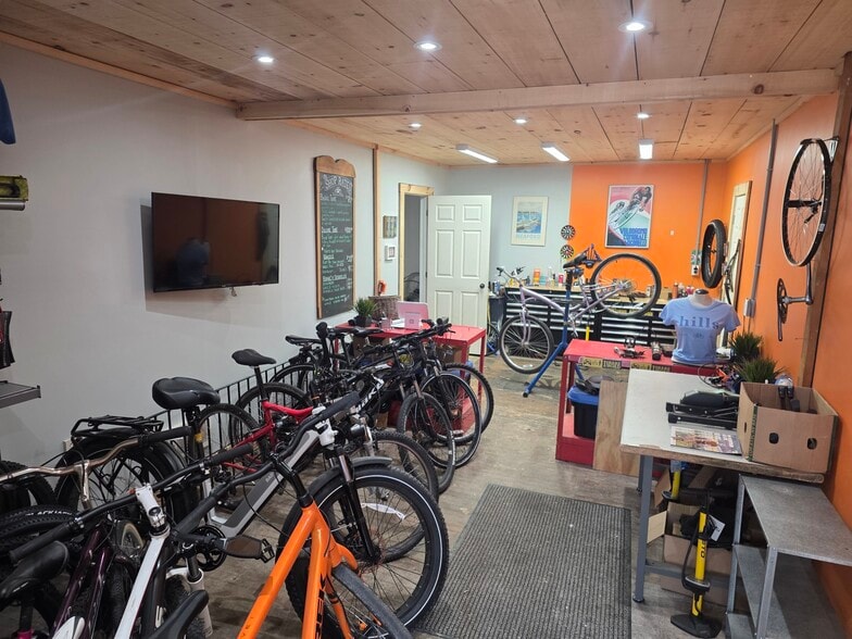 More Photos Of 4-6 Sykes St N, Meaford Apartments For Sale