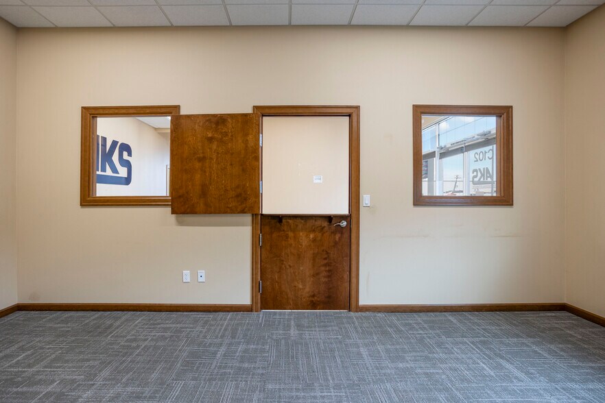 More Photos Of 501 N Quay St, Kennewick Warehouse For Lease