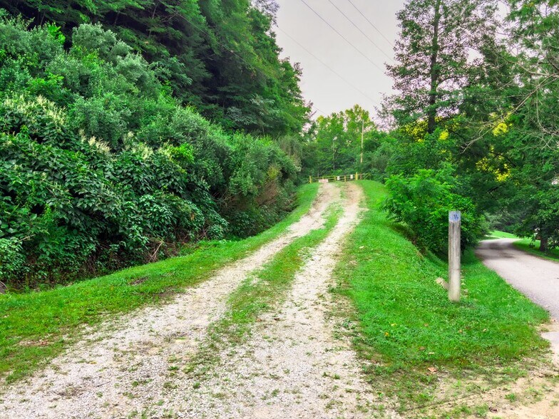 More Photos Of 3071 Ky Route 40 W, Staffordsville Land For Sale