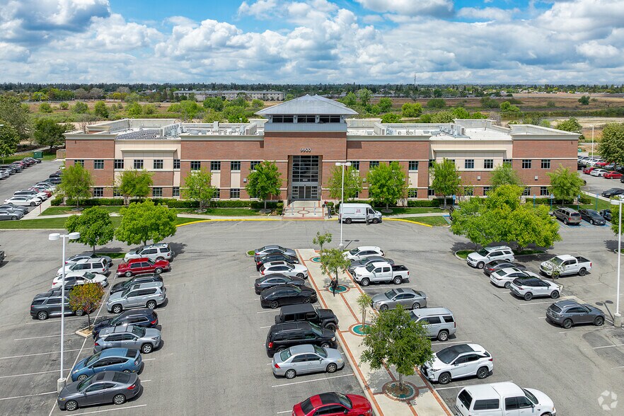 More Photos Of 9900 Stockdale Hwy, Bakersfield Medical For Sale