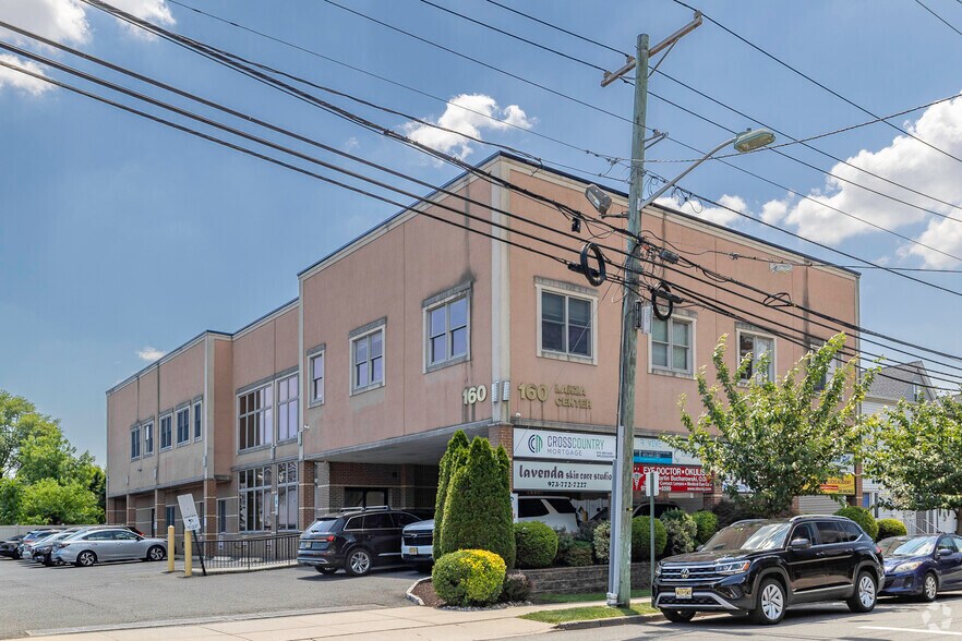 Primary Photo Of 160 Lanza Ave, Garfield Medical For Sale