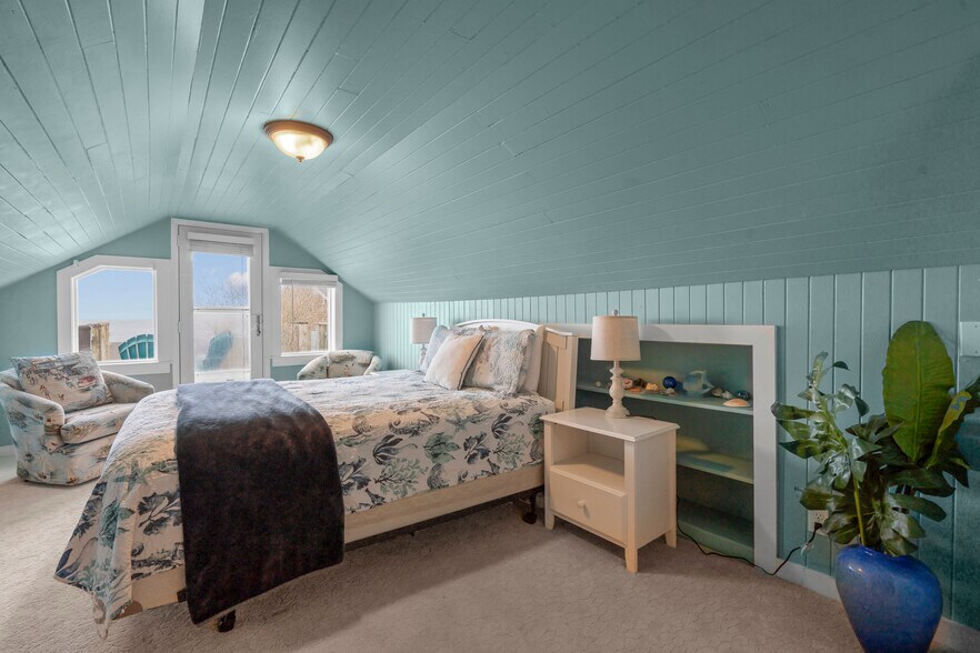 More Photos Of 25 NE Clarke St, Depoe Bay Specialty For Sale